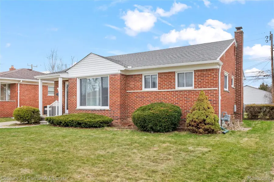 8605 Dixie Lane, Dearborn Heights, MI 48127 - #3