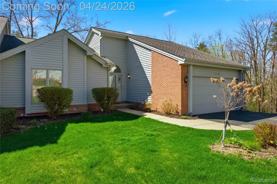 6710 Ridgeview Drive, Clarkston, MI 48346 - #2