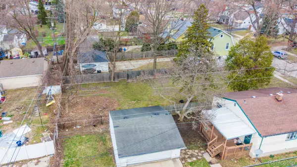5452 Kingston, DearbornHeights, MI 48125