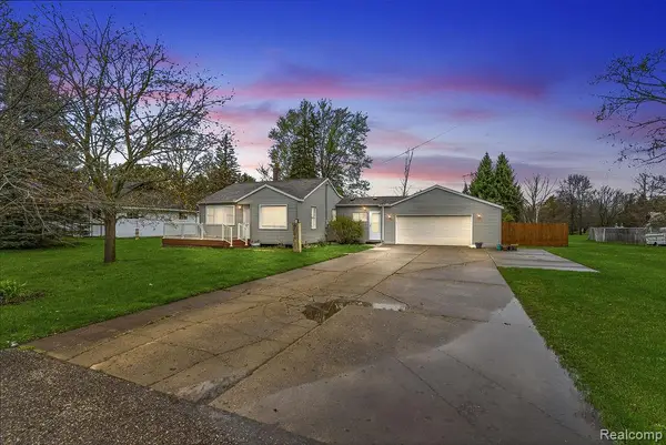 5101 Kendall Drive, Burton, MI 48509