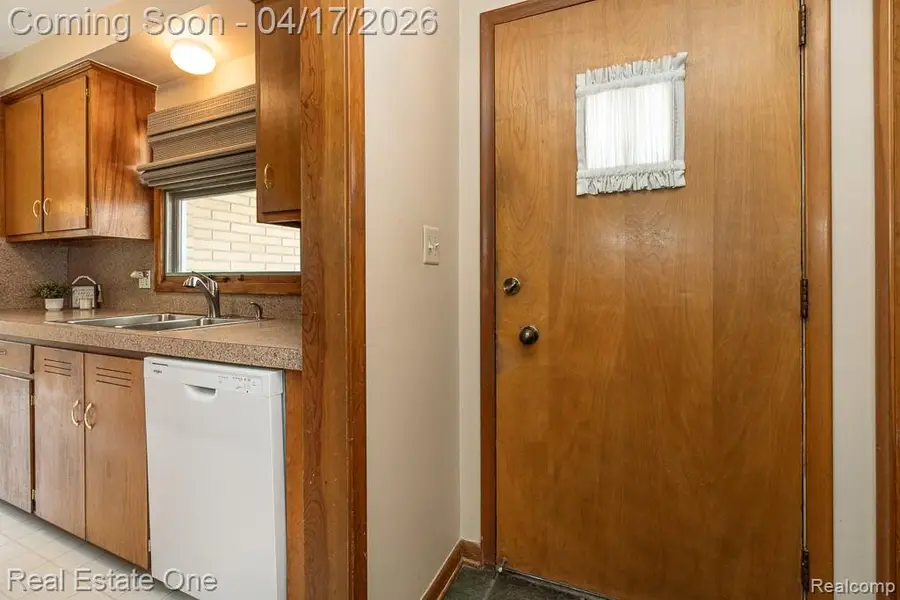 25822 Acacia Street, Southfield, MI 48033 - #3