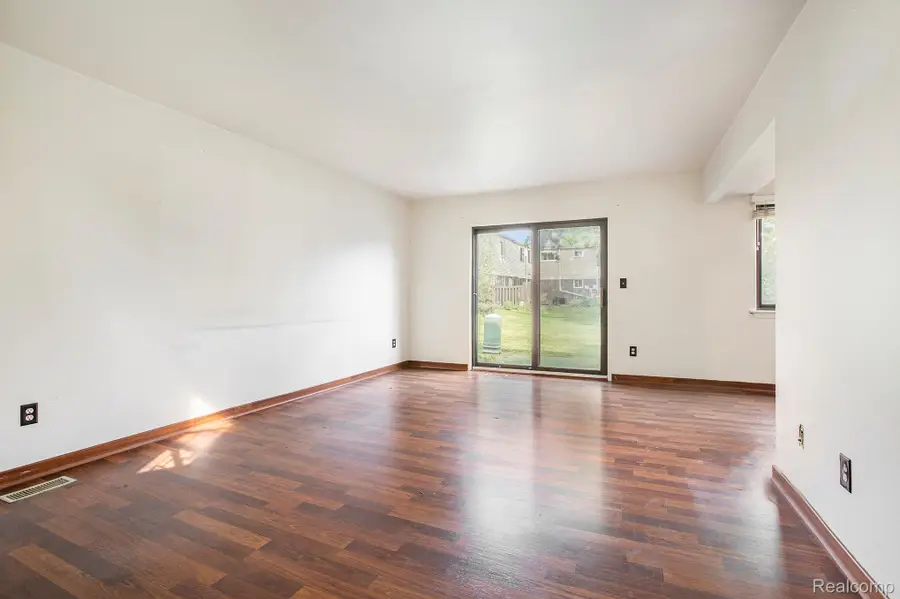 1875 Sheffield Drive, Ypsilanti, MI 48198 - #3