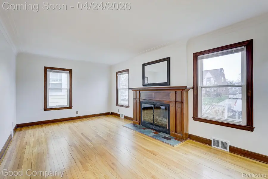 831 W Breckenridge Street, Ferndale, MI 48220 - #2