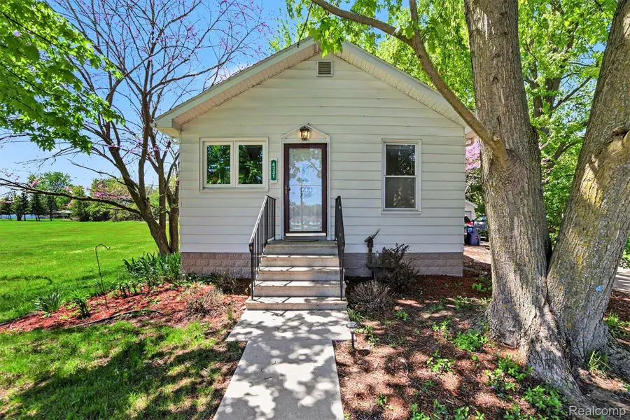 4331 N Michigan Avenue, Saginaw, MI 48604 - #2