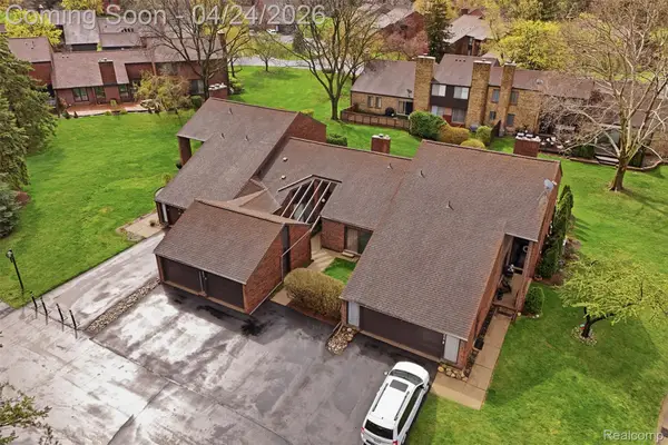 3017 Lindenwood Drive, Dearborn, MI 48120