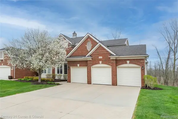 24838 Valleywood Drive, SouthLyon, MI 48178