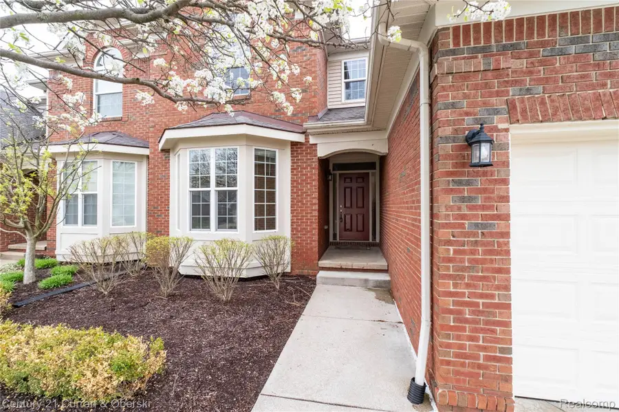 24838 Valleywood Drive, South Lyon, MI 48178 - #2