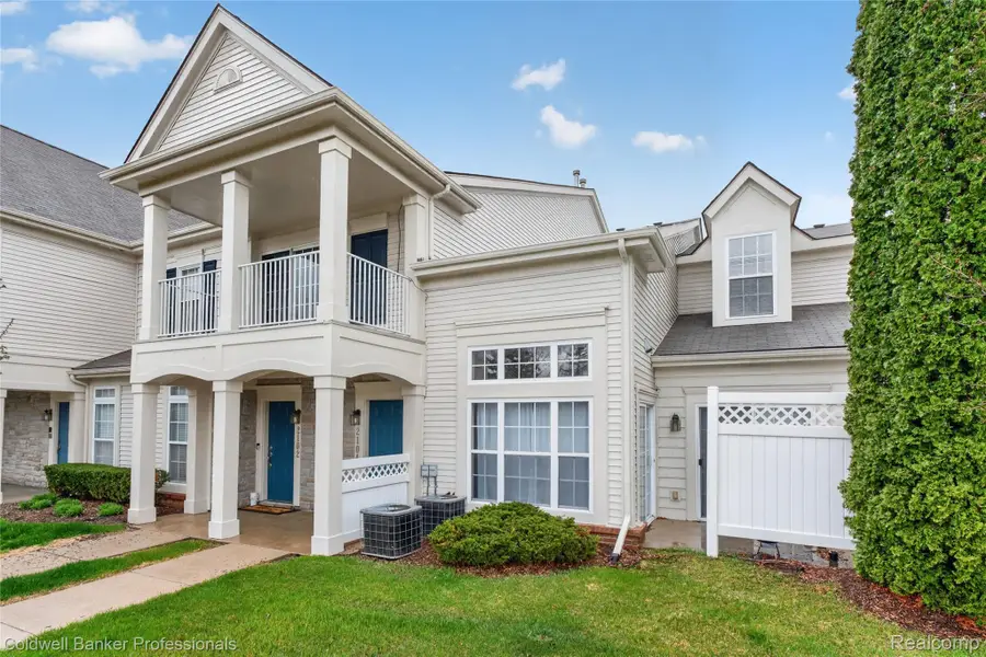 2104 Trailway Court, Commerce, MI 48390 - #2