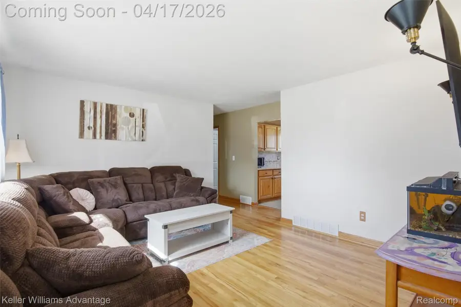 6350 Glastonbury Street, Westland, MI 48185 - #3