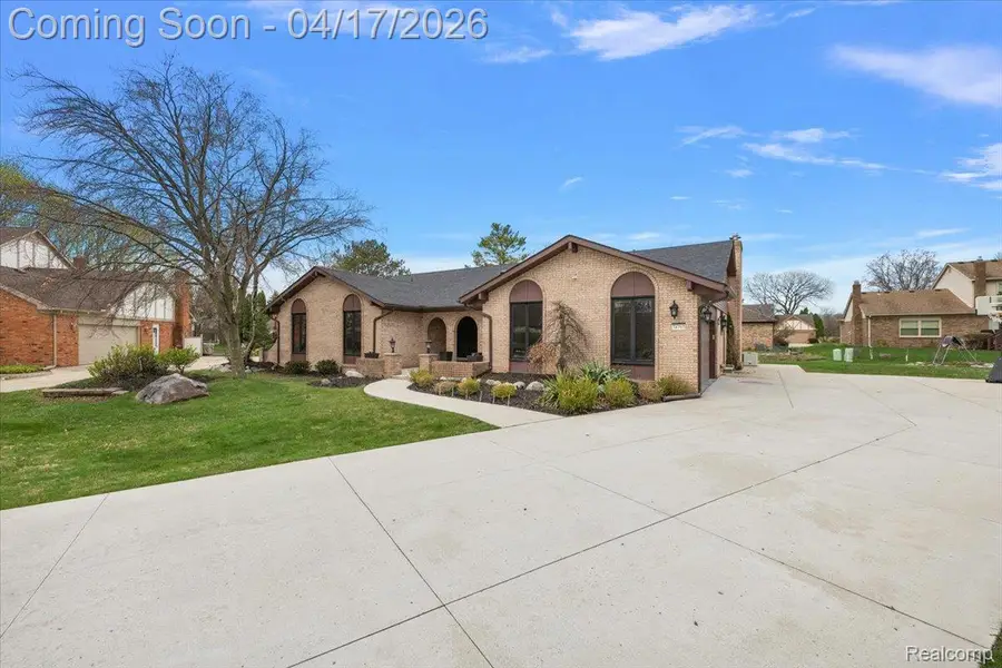 34765 Northland Drive, Livonia, MI 48152 - #3