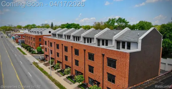 642 W 11 Mile Road, RoyalOak, MI 48067