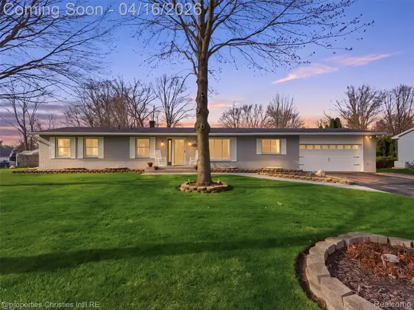 2435 Pfeifle, Howell, MI 48843