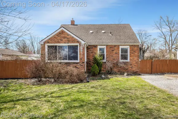 22481 Springbrook Avenue, Farmington, MI 48336