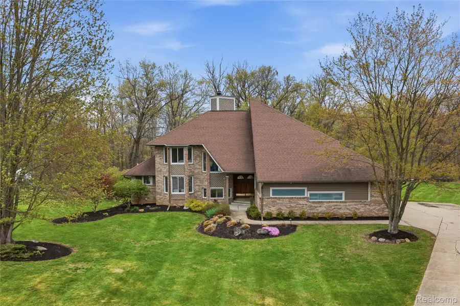 7527 Koby Court, White Lake, MI 48383 - #2