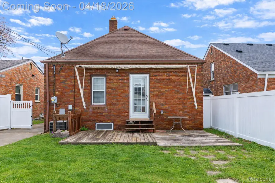 2446 22nd Street, Wyandotte, MI 48192 - #2