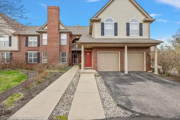 28360 Carlton Way Drive, Novi, MI 48377