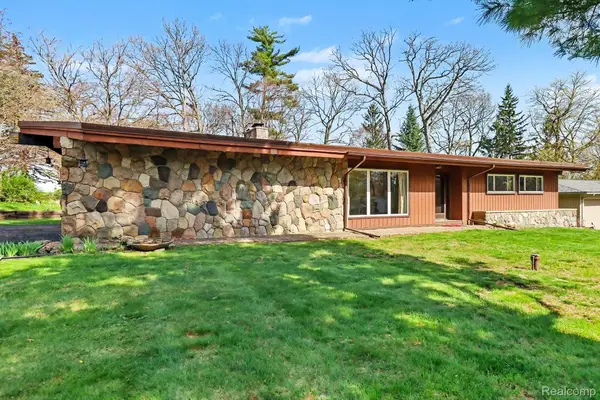 5746 Warbler Drive, Clarkston, MI 48346