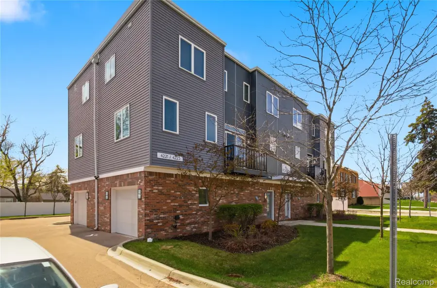 4221 W 14 Mile Road, Royal Oak, MI 48073 - #3