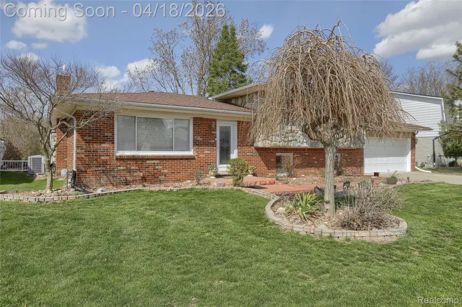 16525 Monticello Drive, Clinton, MI 48038 - #2