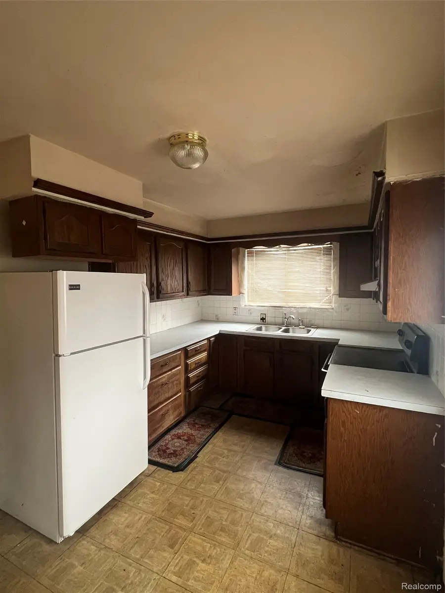 1209 W Mcclellan Street, Flint, MI 48504 - #3