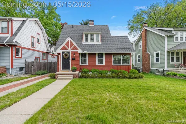 516 Woodcrest Drive, RoyalOak, MI 48067
