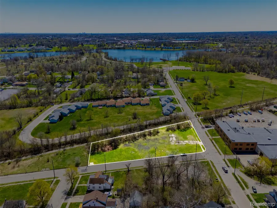 91 Lake Street, Pontiac, MI 48341 - #2