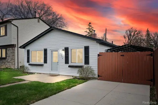 7256 Deering Street, Westland, MI 48185