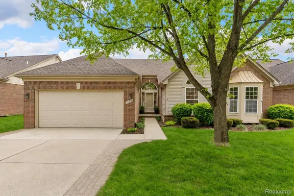 1169 Churchill Circle, Rochester, MI 48307