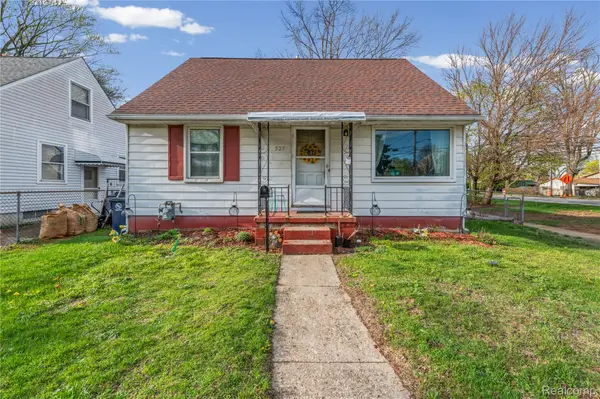 527 E Sunnybrook Drive, RoyalOak, MI 48073