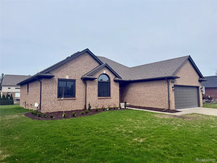 51073 Pinewood Drive, Macomb, MI 48042 - #2