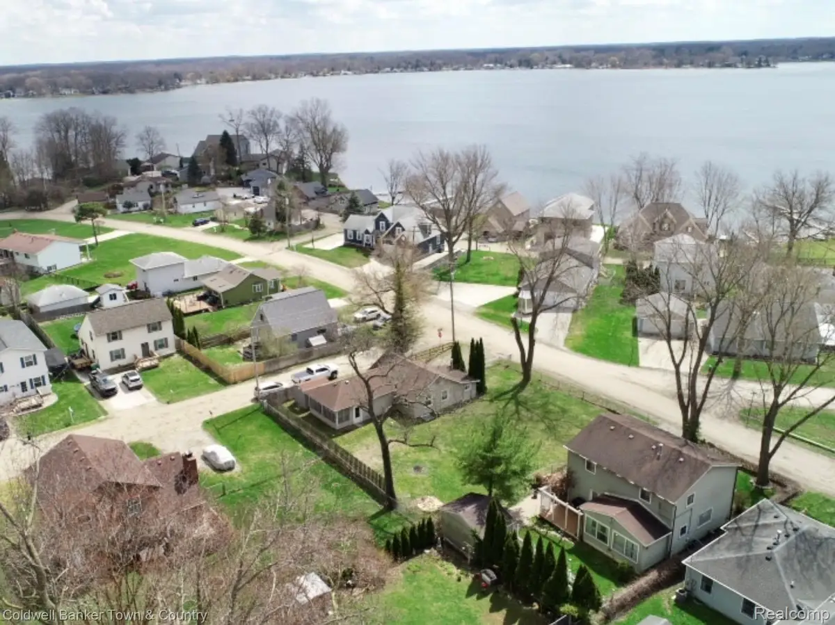 11720 Todds Lane, Whitmore Lake, MI 48189 - #1