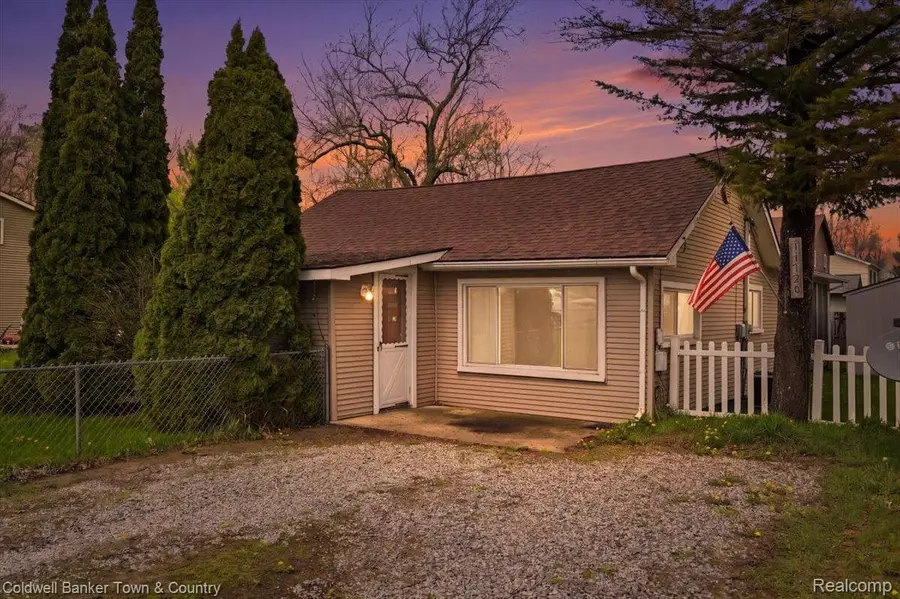 11720 Todds Lane, Whitmore Lake, MI 48189 - #2