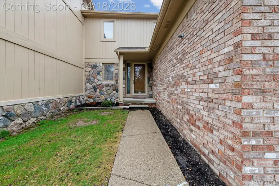 29455 Sylvan Lane, Farmington, MI 48334 - #3