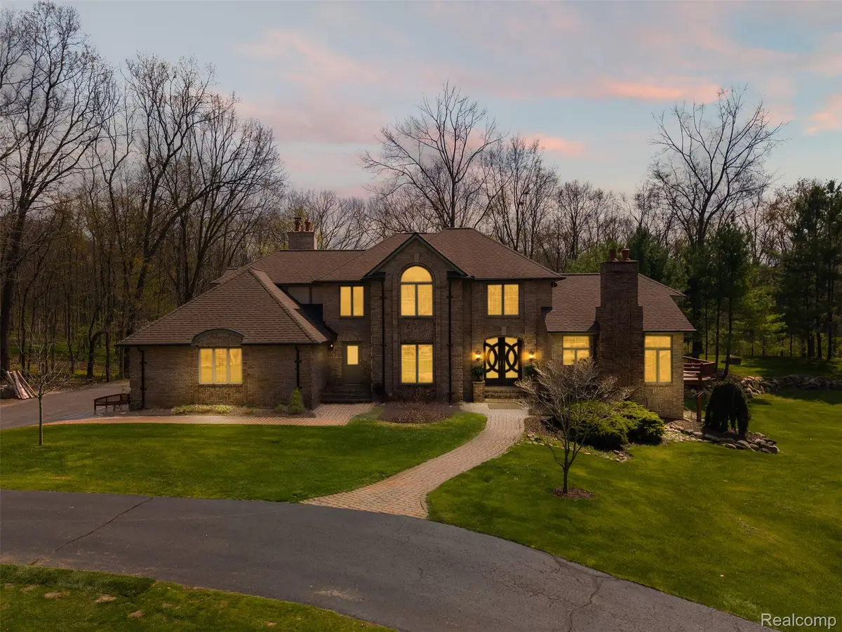 561 Valley Drive, Milford, MI 48381 - #1
