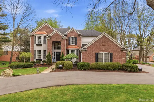 4134 Woodmere Court, Brighton, MI 48114