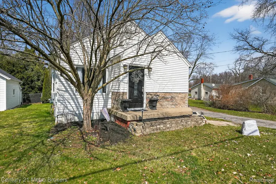 5501 Potter Road, Flint, MI 48506 - #2