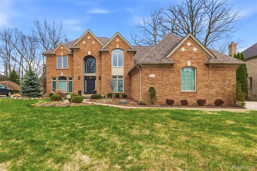54126 Scarboro Way, Shelby, MI 48316 - #2