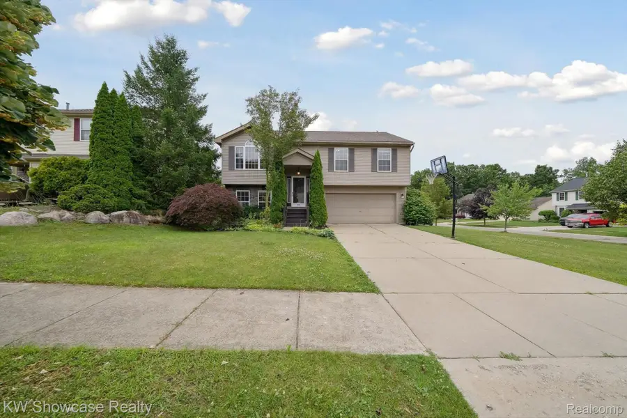 2738 Birchwood Drive, Waterford, MI 48329 - #3