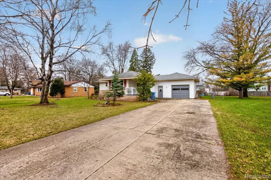 212 S Grove Street, Standish, MI 48658 - #2