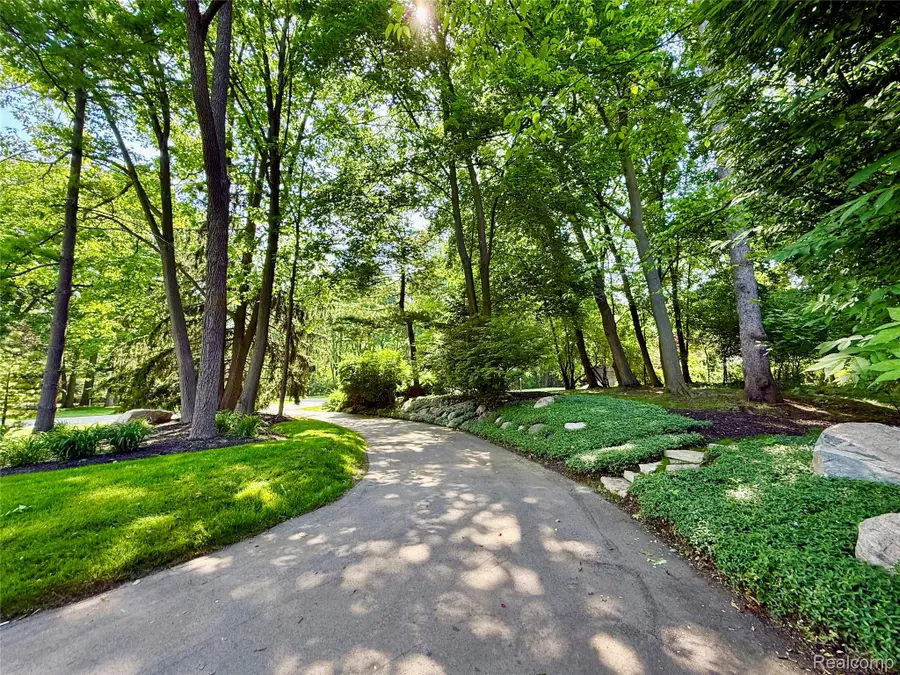275 Pine Ridge Drive, Bloomfield Hills, MI 48304 - #3