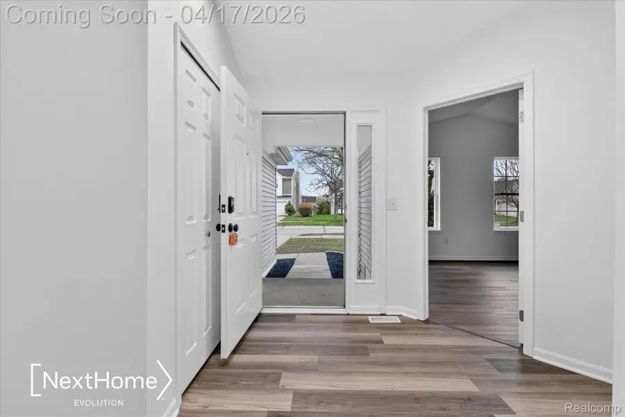 321 Oxford Court, Belleville, MI 48111 - #3