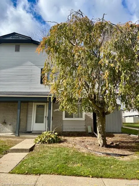 41203 S Woodbury Green Drive, VanBuren, MI 48111