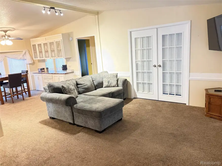 51 Green Valley Rd, Flint, MI 48506 - #2