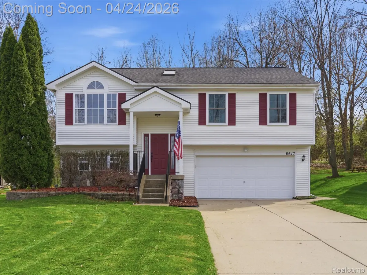5617 Millpointe Drive, Waterford, MI 48327 - #1