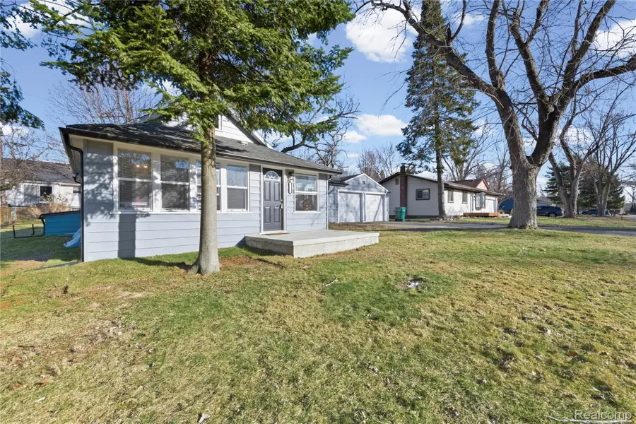 3575 Knollview Avenue, West Bloomfield, MI 48324 - #2