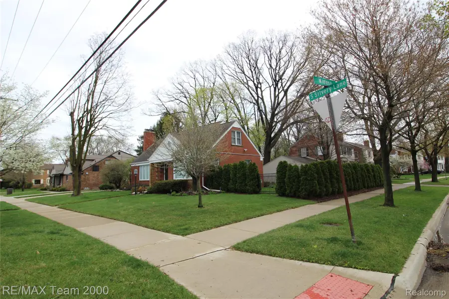 835 S Silvery Lane, Dearborn, MI 48124 - #3