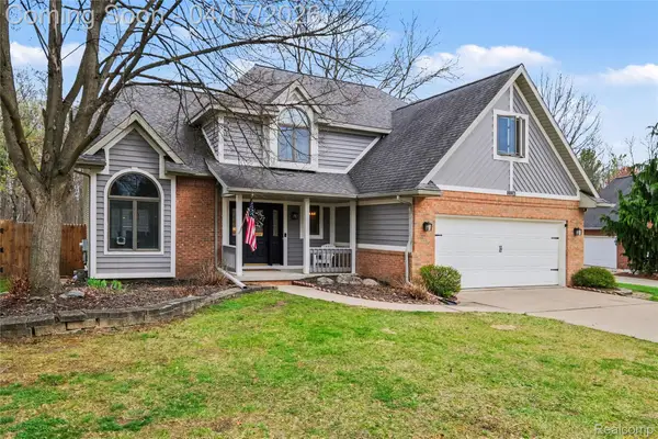 2228 Lost Creek Drive, Flushing, MI 48433