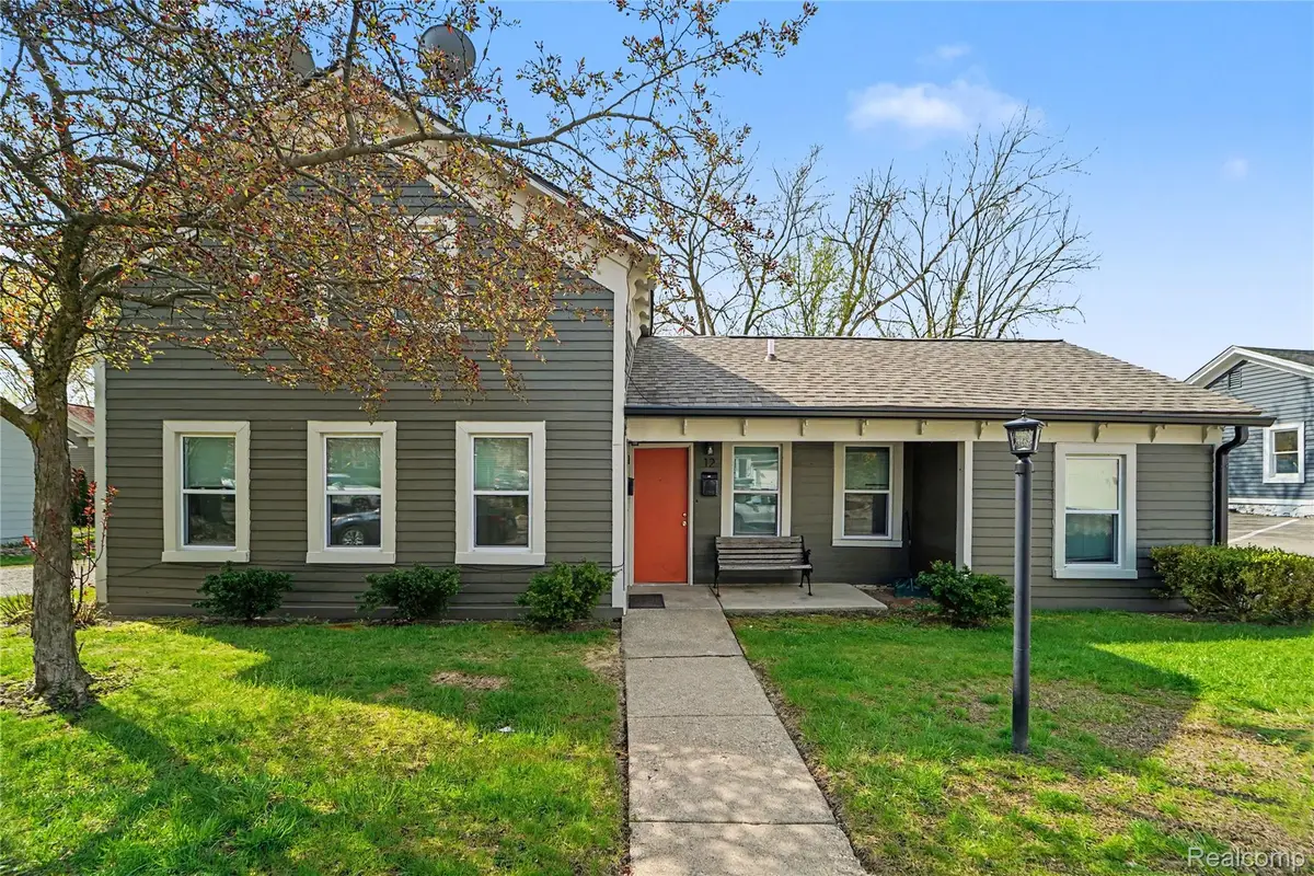 12 E Church Street, Clarkston, MI 48346 - #1