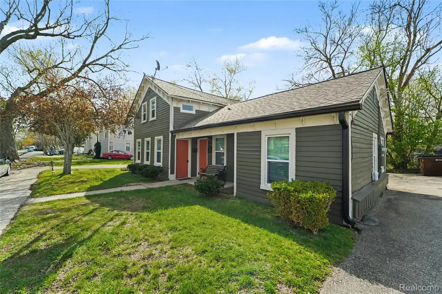 12 E Church Street, Clarkston, MI 48346 - #3