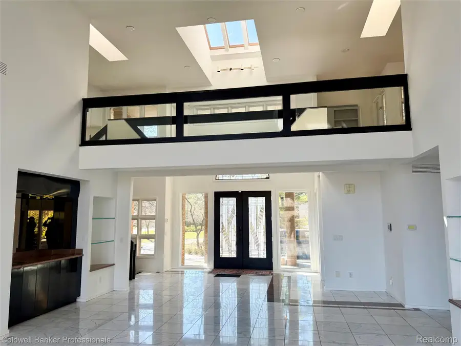 4692 W Wickford, Bloomfield, MI 48302 - #2